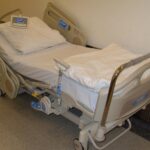 Archive electric hospital bed, not an identified recalled Medline model. Blogotron / CC0.