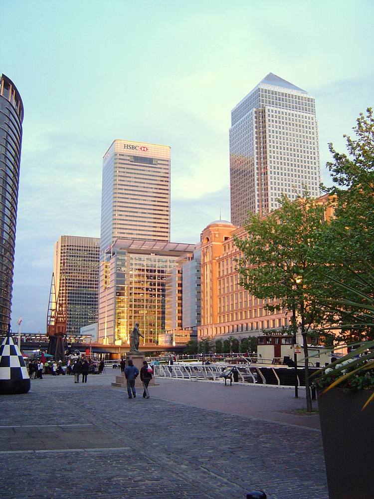 HSBC tower at Canary Wharf, London