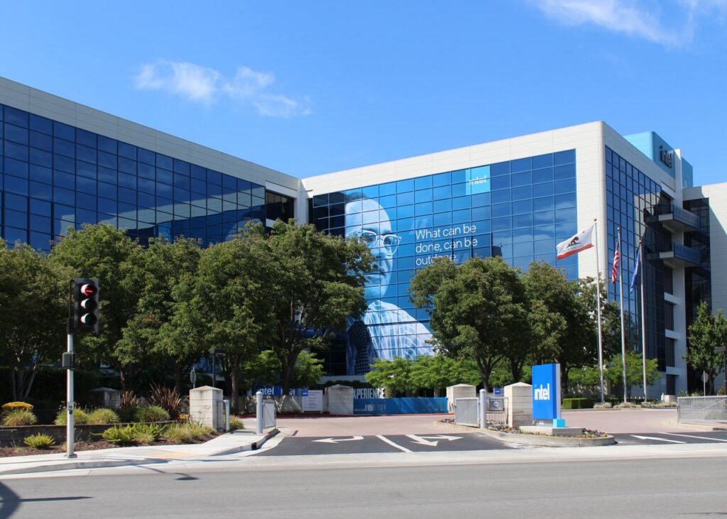 Archive photo: Intel headquarters in Santa Clara, July 2, 2023, cropped.