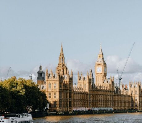 Archive photo of the Houses of Parliament and Big Ben beside the River Thames in London. Dawid Tkocz/Pexels (cropped).