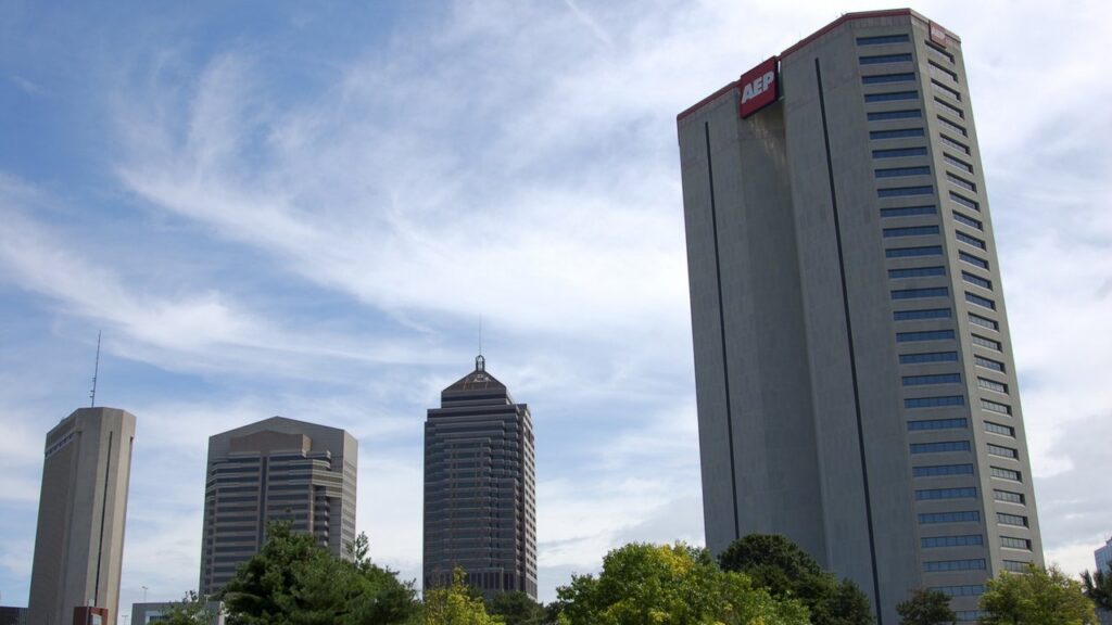 Archive Columbus skyline including the AEP Building. Electric cat/Wikimedia Commons, CC BY-SA 3.0 (cropped; image adaptation under the same license).