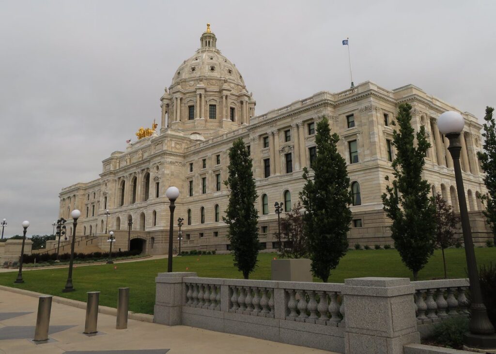 Archive: Minnesota State Capitol, August 2018. Ken Lund / CC BY-SA 2.0, cropped.