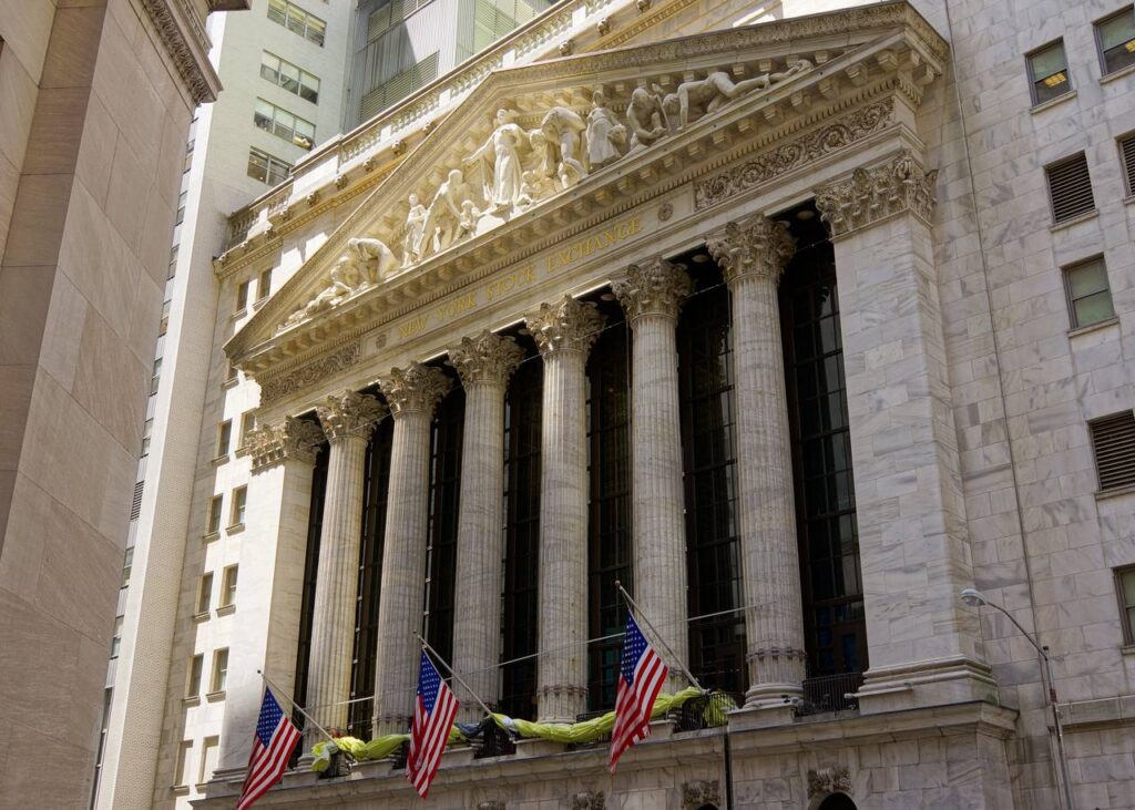 Archive: New York Stock Exchange, April 2012. Jean-Christophe Benoist / CC BY 3.0, cropped.