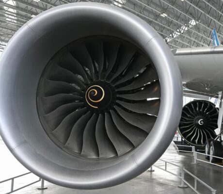 Archive photo: Rolls-Royce Trent 1000 jet engine on a Boeing 787 at the Museum of Flight, Seattle, July 2019. Jorge Láscar, CC BY 2.0, cropped.