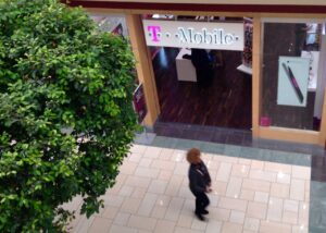 Archive storefront: T-Mobile store in Hartford, Connecticut, January 2015. Mike Mozart, CC BY 2.0, cropped.