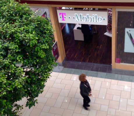Archive storefront: T-Mobile store in Hartford, Connecticut, January 2015. Mike Mozart, CC BY 2.0, cropped.