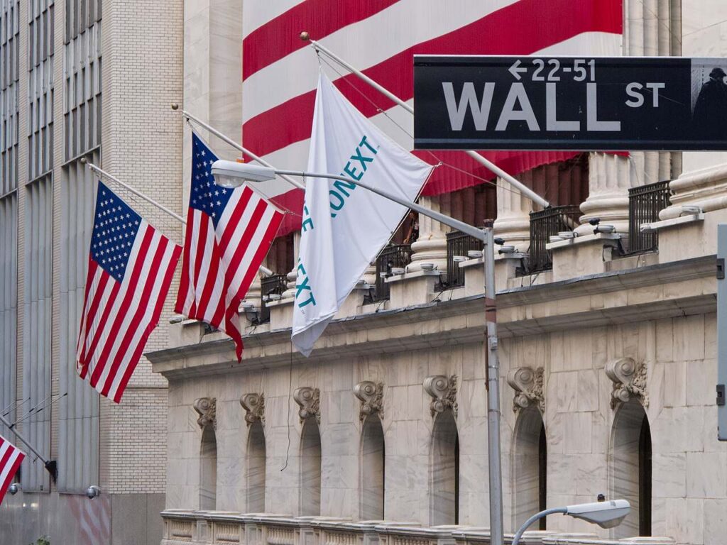 ArchiveWallStreet sign andNYSE facade,notFridaytrading.